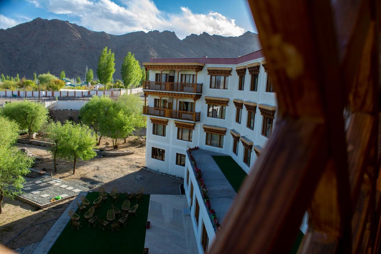 Hotel Deskitsal 列城 外观 照片