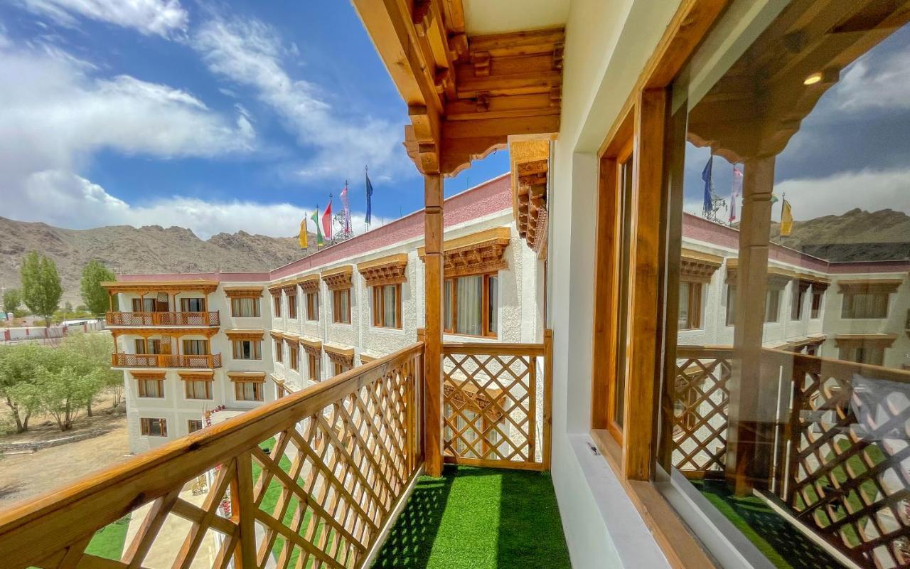 Hotel Deskitsal 列城 外观 照片