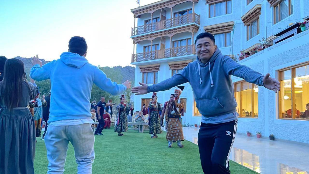 Hotel Deskitsal 列城 外观 照片