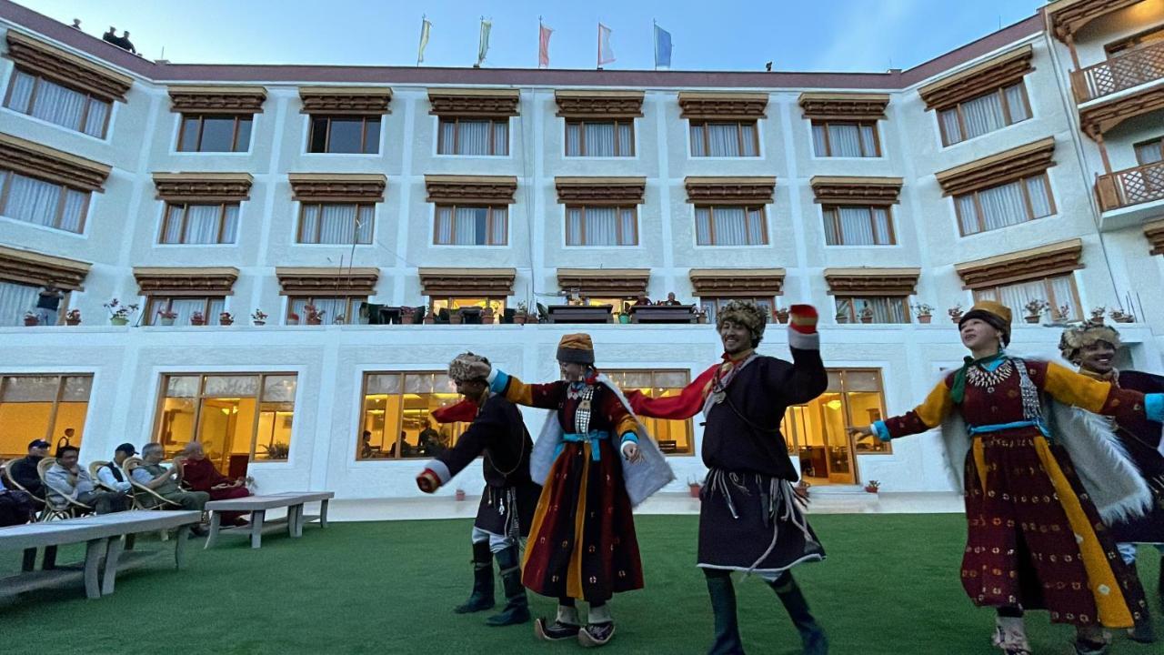 Hotel Deskitsal 列城 外观 照片